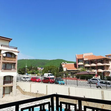 Lovely In A Complex With A Pool By Flat Mаnаger Appartamento Sveti Vlas