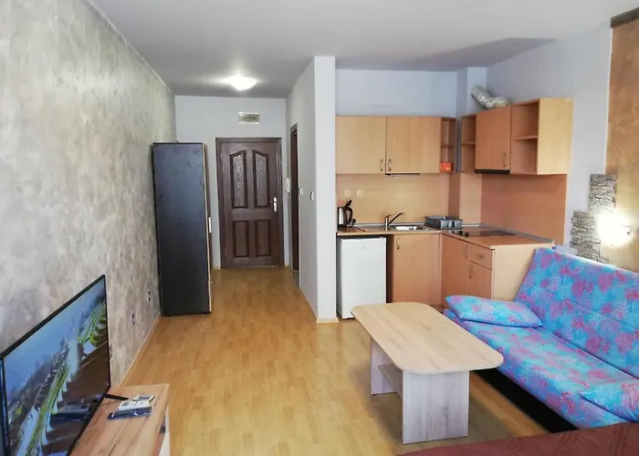 Lovely In A Complex With A Pool By Flat Mаnаger Święty Włas